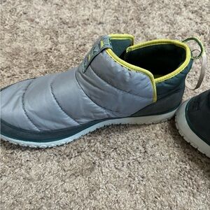 Gray Guilted L.L Bean size 11 ankle boots inside of boots do show some wear